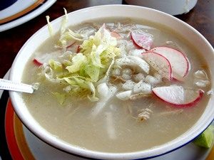 pozole blanco de pollo
